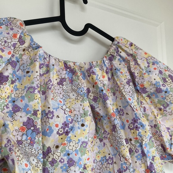 Levi’s Floral Puff Short Sleeve Blouse - Picture 8 of 8